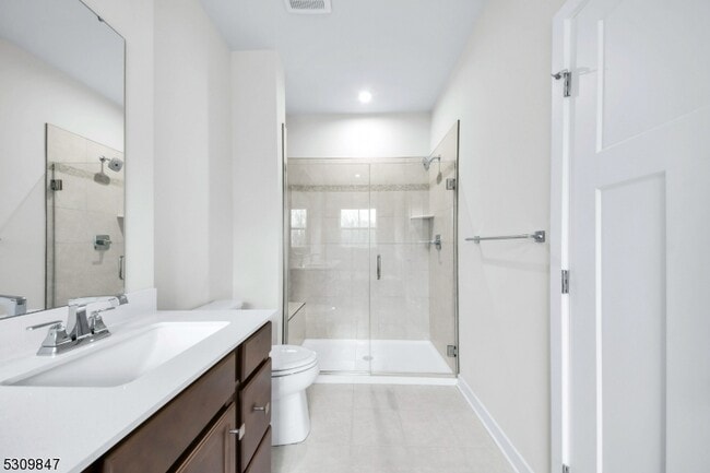 Building Photo - 7 Peckwell St