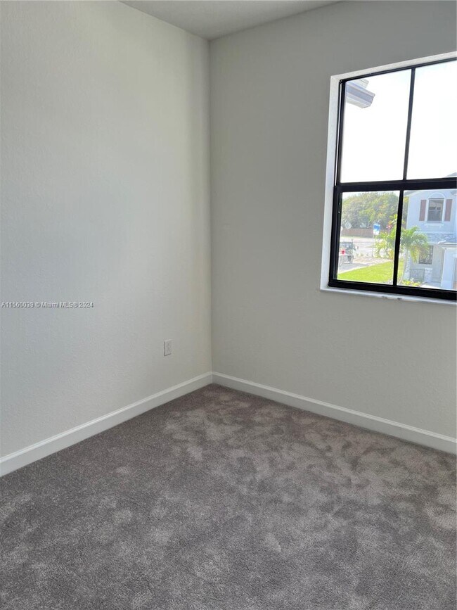 Building Photo - 13405 SW 287th Ter