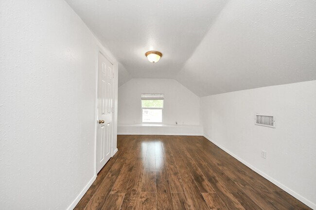 Building Photo - 4314 6th St