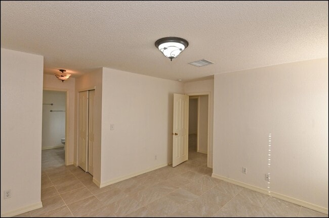 Building Photo - 648 Wind River Ave