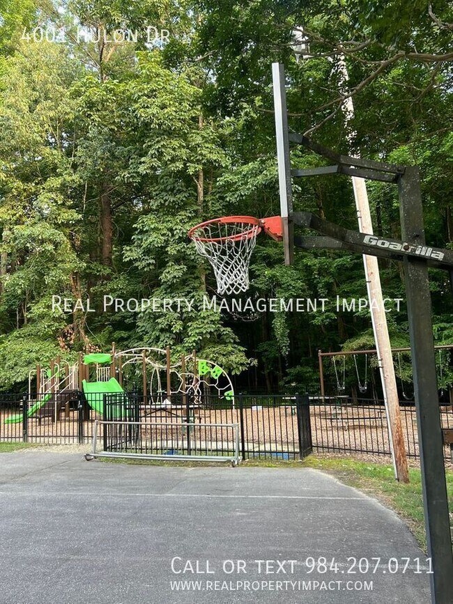 Building Photo - 4001 Hulon Dr