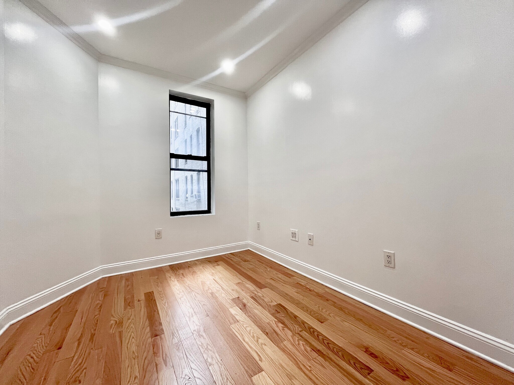 Building Photo - 125 Sherman Ave