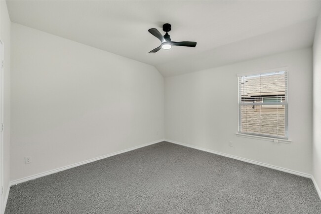 Building Photo - 1117 Goldfinch Dr