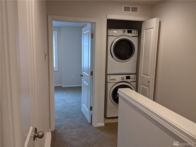 Building Photo - 3507 30th Dr