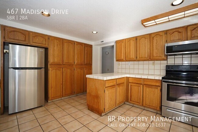 Building Photo - Spacious Home in Beautiful Blossom Valley ...