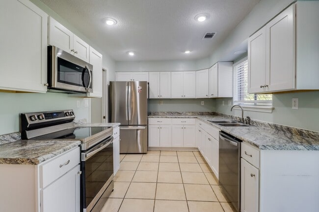 Building Photo - 9524 Pointe Aux Chenes Rd