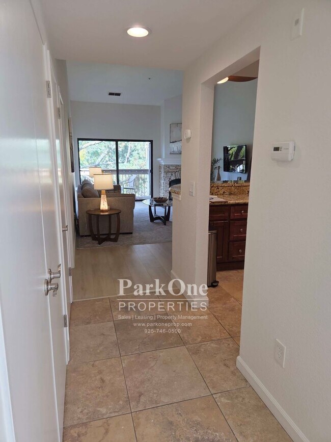 Building Photo - 1733 S Villa Way