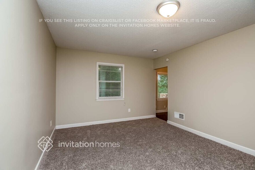 Building Photo - 2751 Flagstone Dr SE