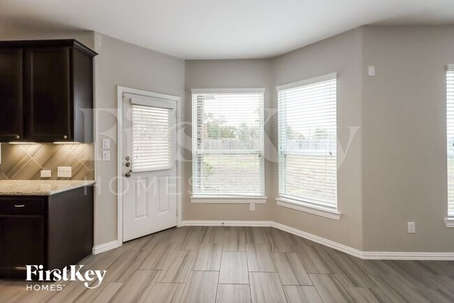 Building Photo - 10107 Stone Briar Dr