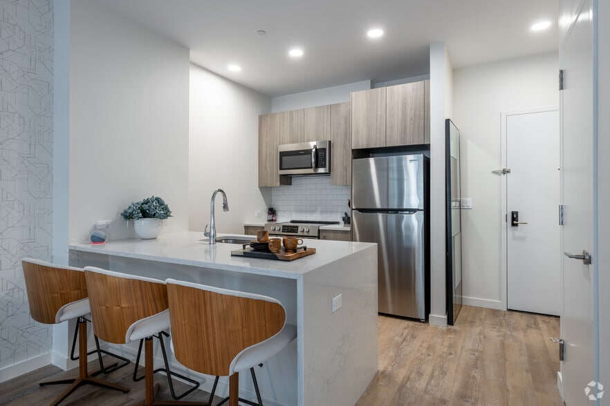 Primary Photo - 25 Maple