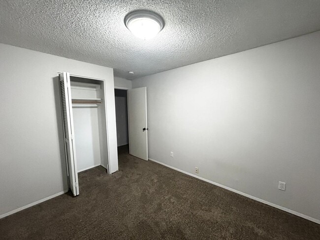 Building Photo - DW1217 - A