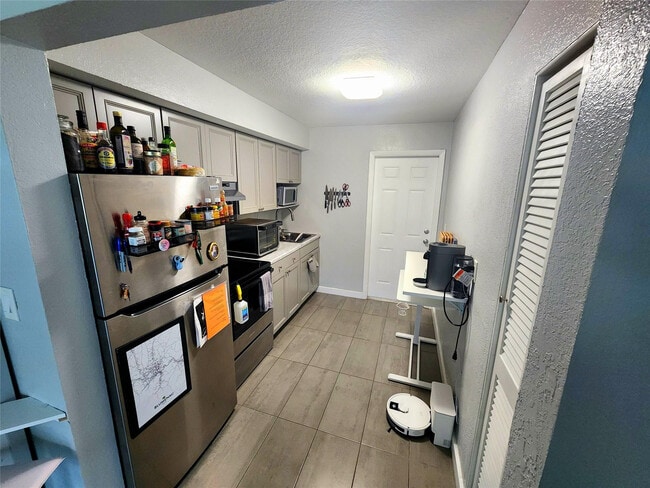 Building Photo - 620 SW 10th St