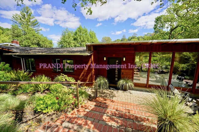 Building Photo - 22 Madrone Ct