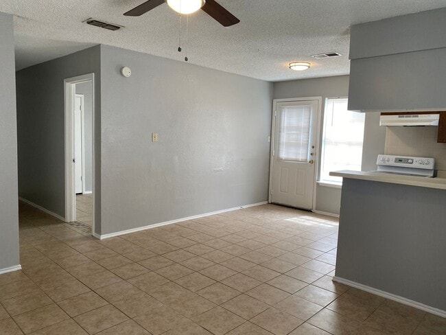 Building Photo - 801 W Olmos Dr
