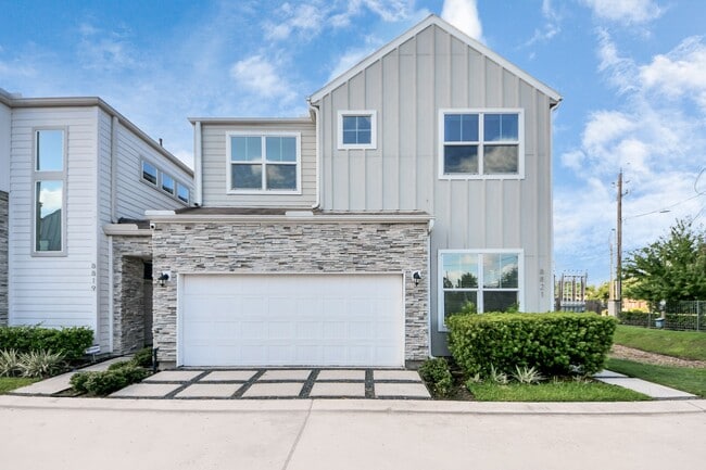 Building Photo - 8821 Hollister Pine Ct