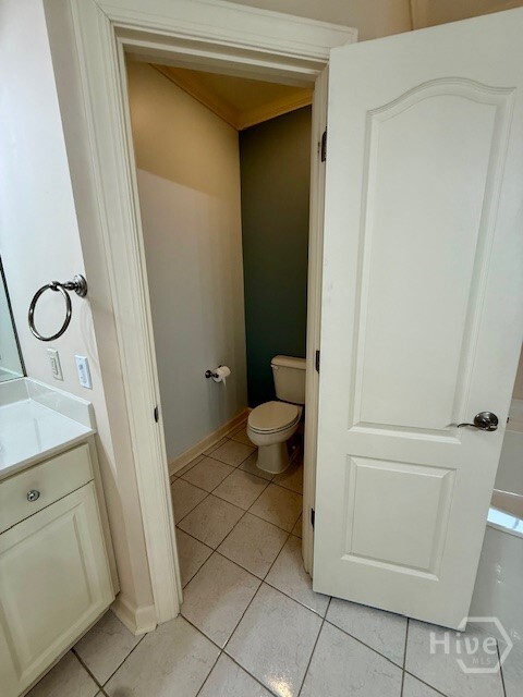 Building Photo - 204 Oak Branch Ct