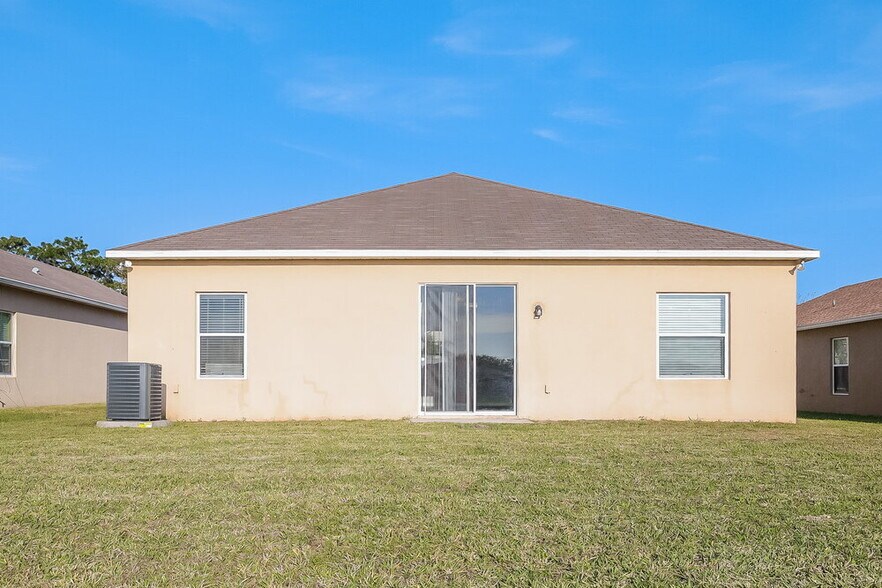 Building Photo - 2220 Paria Ln