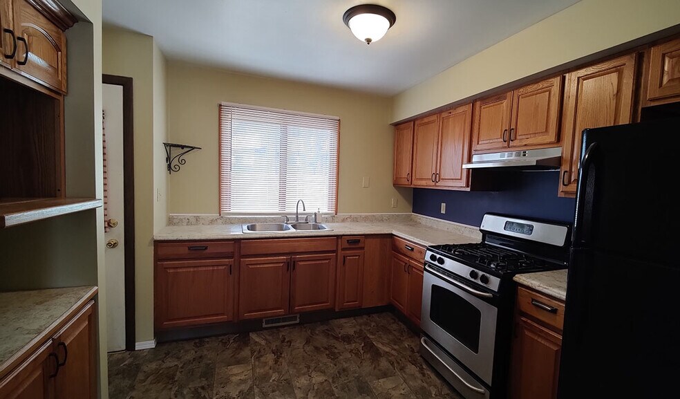 Building Photo - 1441 Oakes Rd