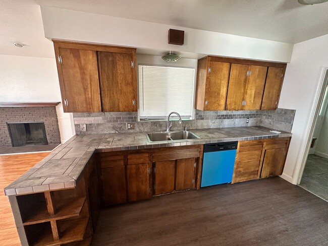 Building Photo - 2518 San Pablo Ave