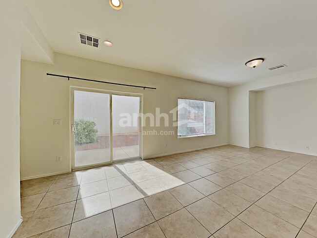 Building Photo - 1020 Maple Pines Ave