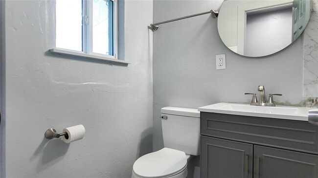 Building Photo - 5717 S Francis Ave