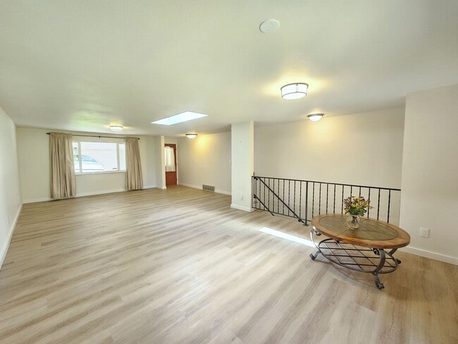 Building Photo - $2,595 - 4 Bed / 3 Bath Home with Fully Fe...