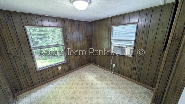 Building Photo - 5413 Greenville Hwy