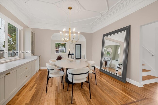 Building Photo - 320 NE 88th St