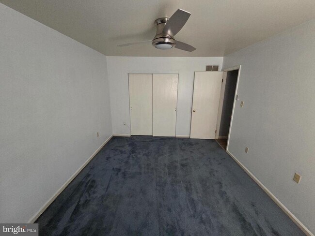 Building Photo - 945 Timber Ln