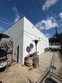Building Photo - 13 Jackson Ave