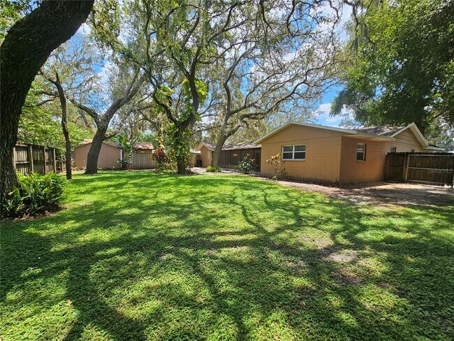Building Photo - 119 Windy Cir