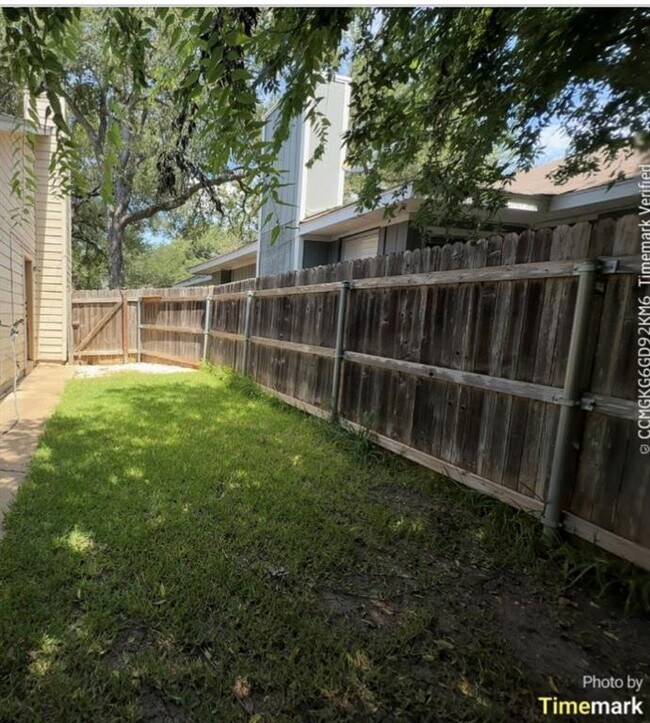 Building Photo - 2506 Howellwood Wy