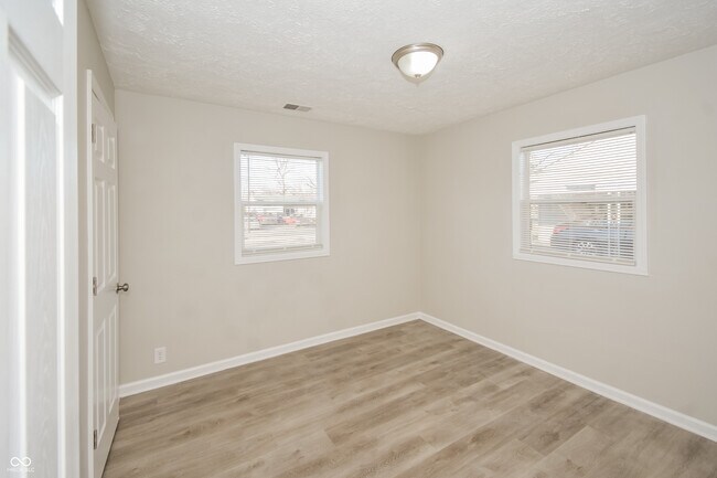 Building Photo - 2343 Magnolia Pl