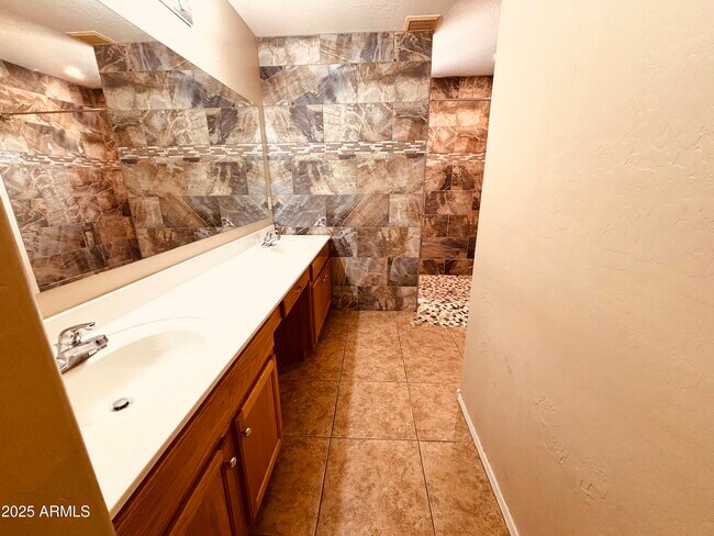 Building Photo - 29152 N Red Finch Dr