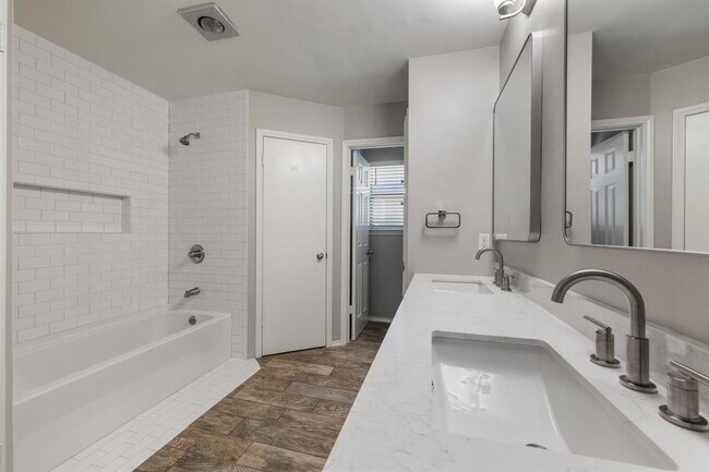 Building Photo - 7501 Whistlestop Dr
