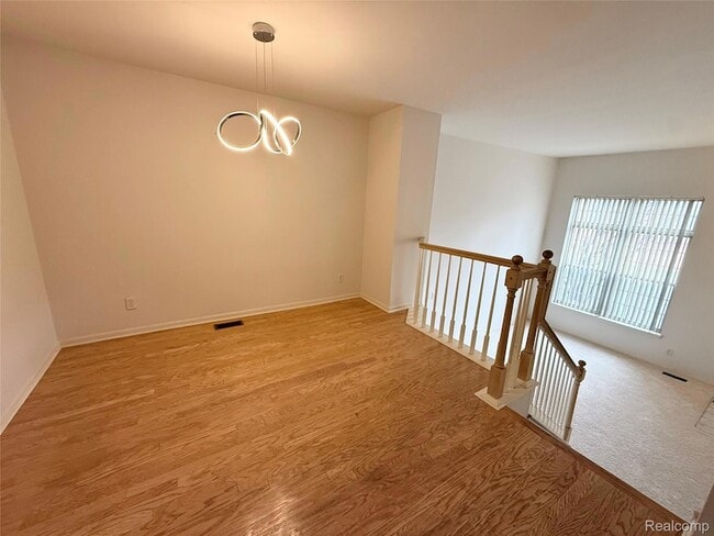 Building Photo - 29419 Glen Oaks Blvd E