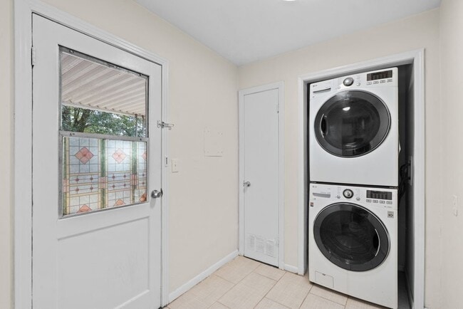 Building Photo - 2817 4th Ave N