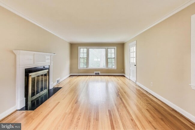 Building Photo - 9326 W Parkhill Dr