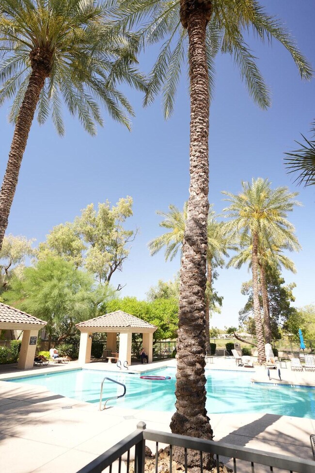 Building Photo - 4925 E Desert Cove Ave