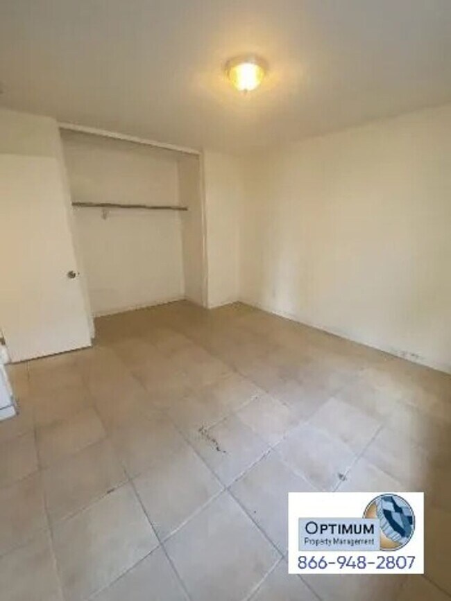Building Photo - 630 S Olive Ave