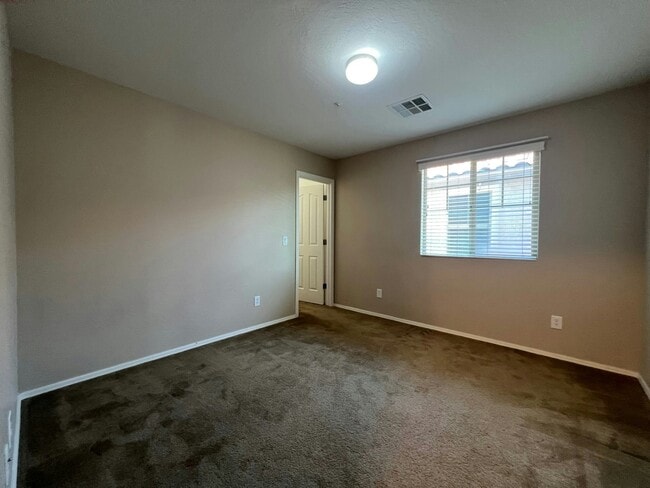 Building Photo - 3239 E Virgil Dr