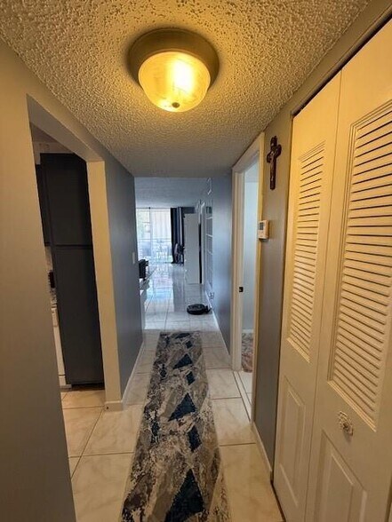 Primary Photo - 410 NW 68th Ave