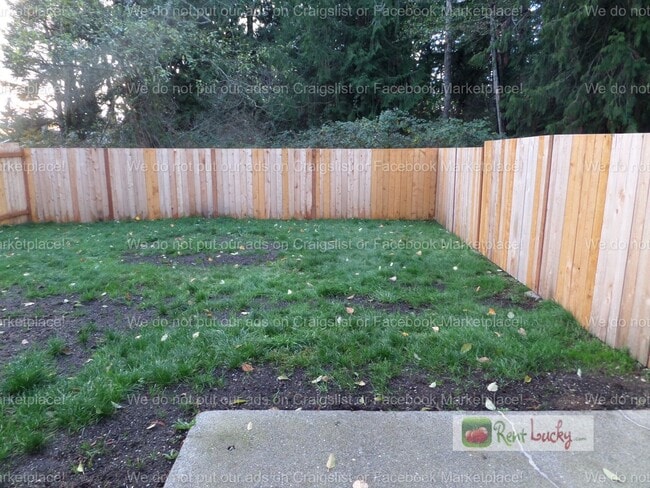 Building Photo - Freshly Updated 3-Bedroom Duplex w/Attached Garage in Great Federal Way Location!!