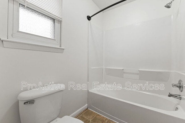 Building Photo - 5761 Luck Ln