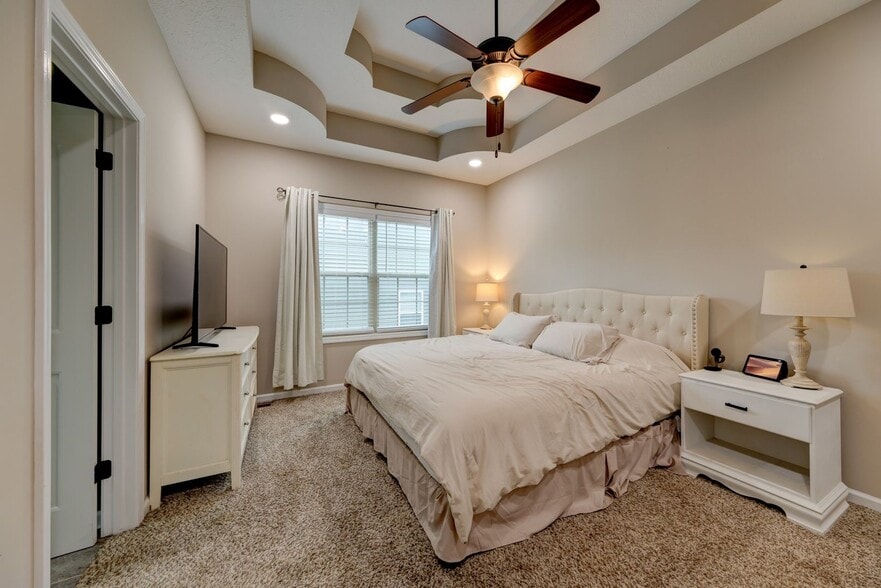 Building Photo - 430 Woodtrace Dr