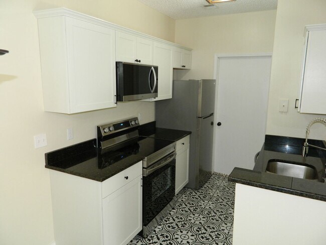 Building Photo - Seminole County 2-2 Condo