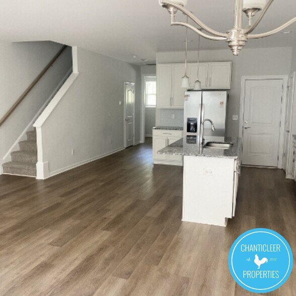 Building Photo - 2022 Chipley Dr