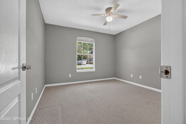 Building Photo - 12838 Chets Creek Dr N