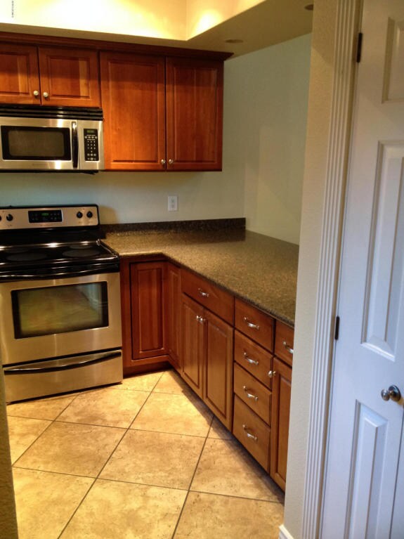 Stainless applicanes - 7209 E McDonald Dr