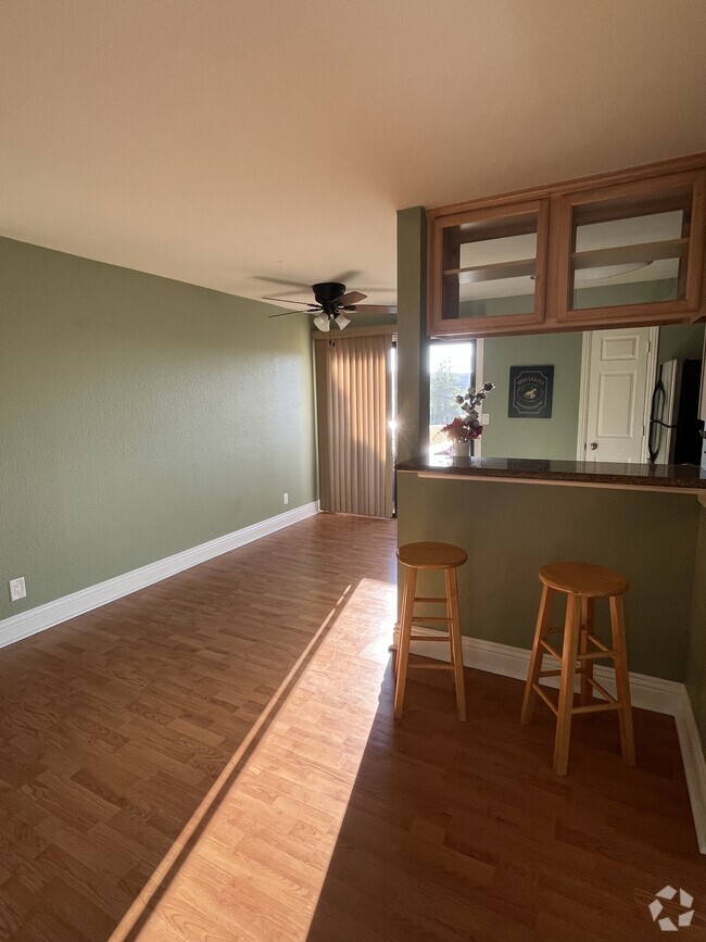 Dining Room & Breakfast Bar - 8731 Graves Ave